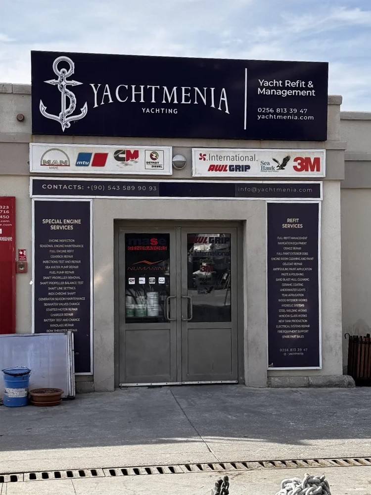 YACHTMENIA YACHTING Motor Servisi